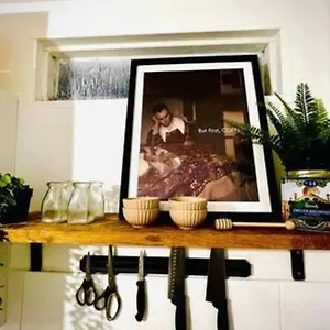 https://cosy-stylish-close-to-centre.cardiffhotelswales.com