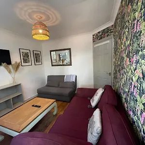 https://the-woodlands.cambridgehotelsuk.com