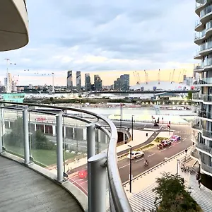 https://london-excel-2-bedrooms-2-bathrooms-lounge-balcony-apartment.brighton-hotels-england.com